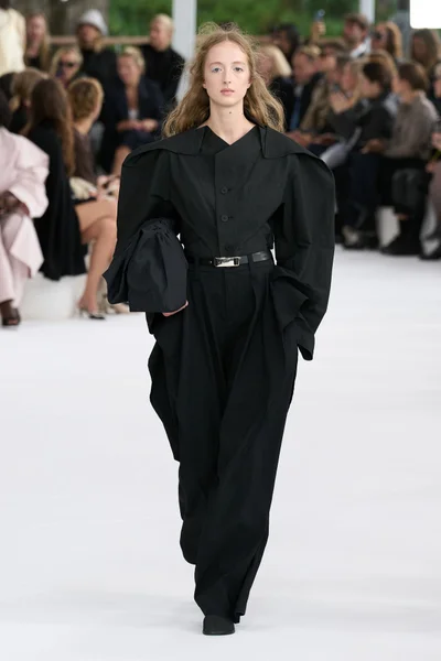 Look 9